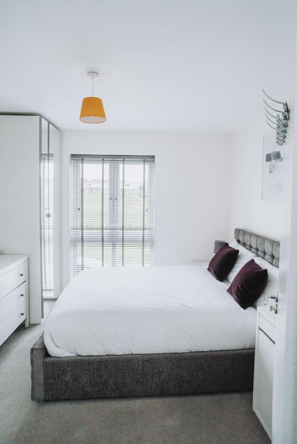 Deluxe 2 Bed Flat In Patchway Near Aztec West And Cribbs Causeway Bristol Apartment Exterior photo